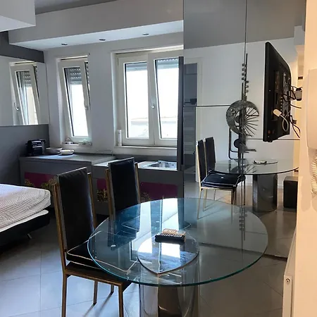 Apartment Central *